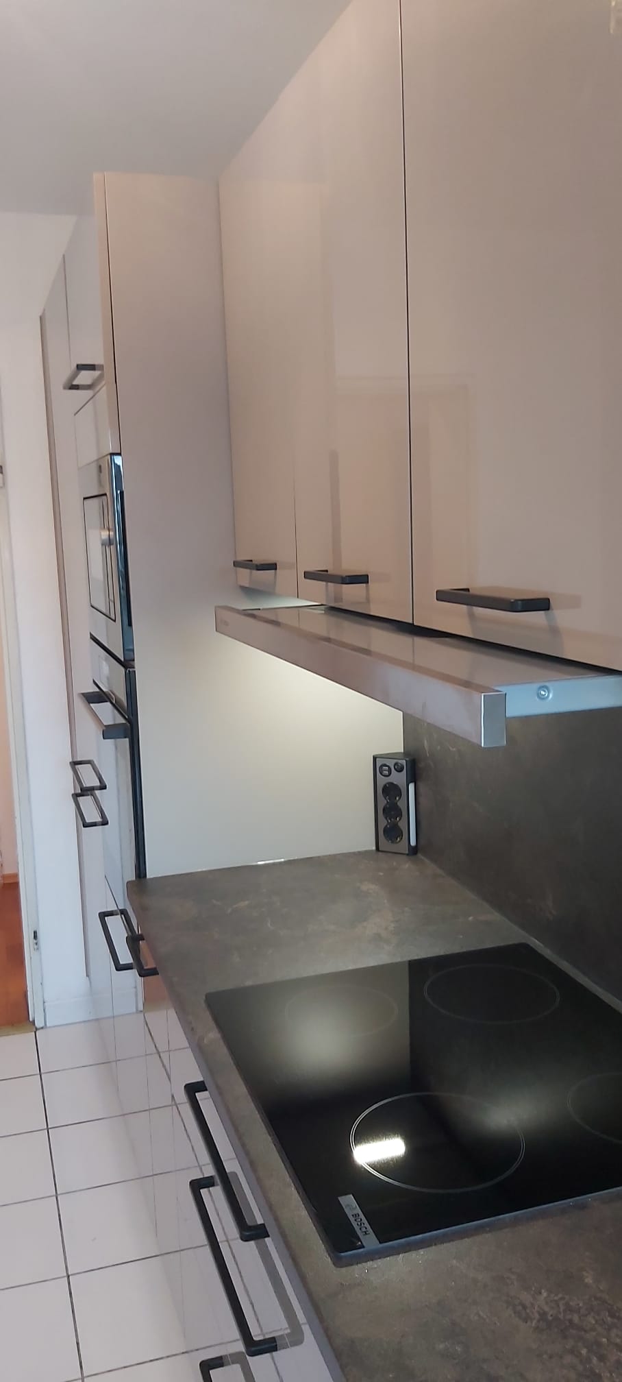Modern kitchen installation